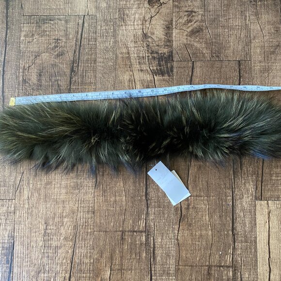 NWT Fur Scarf by Adrienne Landau, Raccoon Emerald - Picture 9 of 10
